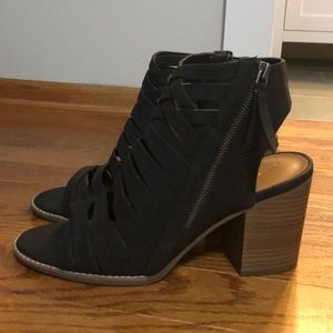Universal Thread Elda black heels